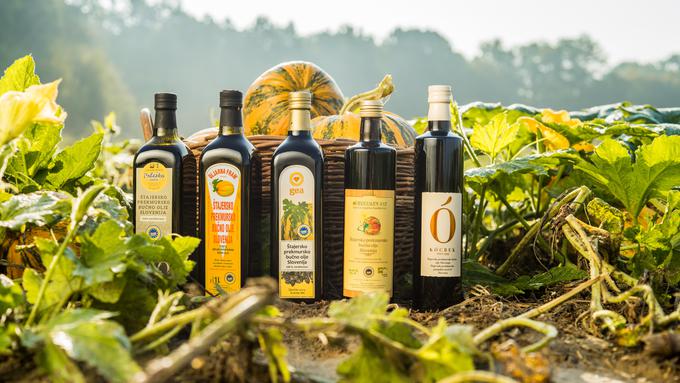 V Sloveniji je pet proizvajalcev, ki pridelujejo Štajersko prekmursko bučno olje. | Foto: 