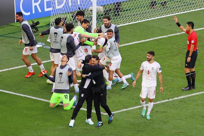 Iran se je v polfinale zavihtel po zadetku v 96. minuti. | Foto: Reuters