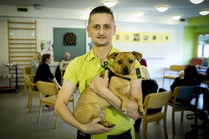 Damirju je danes zelo toplo pri srcu, ko vidi, kako lepo pasje življenje je zagotovil Northu.  | Foto: Ana Kovač