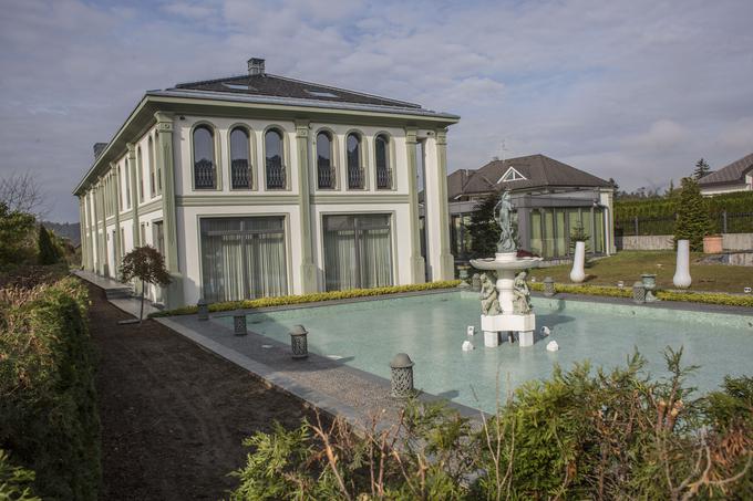 Vila je bila pred časom na prodaj za več kot 10 milijonov evrov. | Foto: Matej Leskovšek