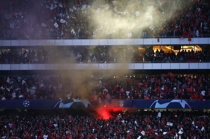 Benfica navijači | Na Stadionu luči se je zbralo okoli 64 tisoč navijačev. | Foto Reuters