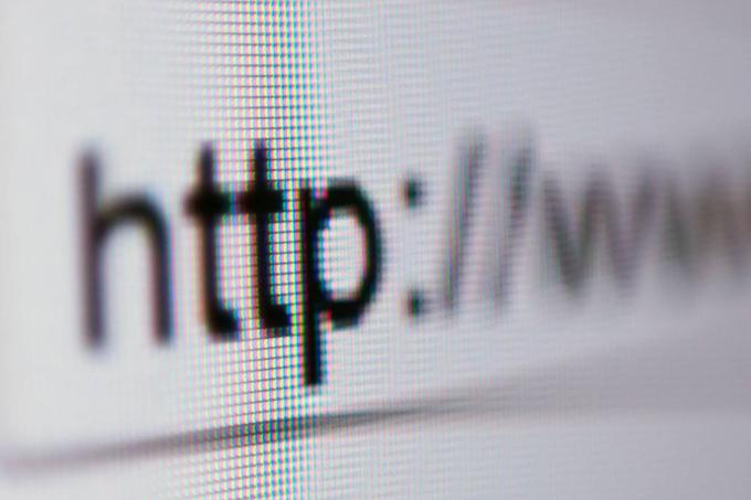 Internetno podjetje Cloudflare je v ponedeljek opozorilo, da bo si bo oznako "Ni varno" po izidu brskalnika Chrome 68 prislužila večina od milijona najbolj obiskanih spletnih strani, saj še vedno uporabljajo starejši protokol HTTP namesto varnejšega HTTPS. | Foto: Thinkstock