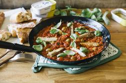 Odličen recept: fileti skuše v mediteranski omaki