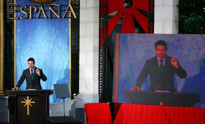Igralec Tom Cruise na inavguraciji Scientološke cerkve v Madridu. Hollywoodski zvezdnik trdi, da je s pomočjo scientologije premagal disleksijo. | Foto: Reuters