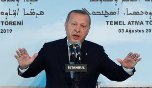 Erdogan zagrozil z obnovitvijo ofenzive v Siriji