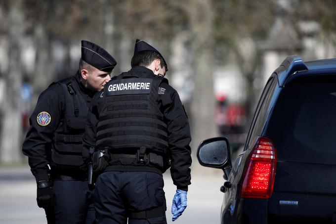 Vsa Francija je od preteklega torka v karanteni, dovoljene so le nujne poti od doma. | Foto: Reuters