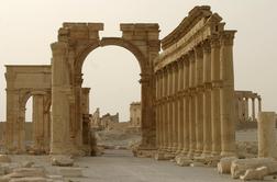 Džihadisti islamske države uničili slavolok zmage v Palmiri