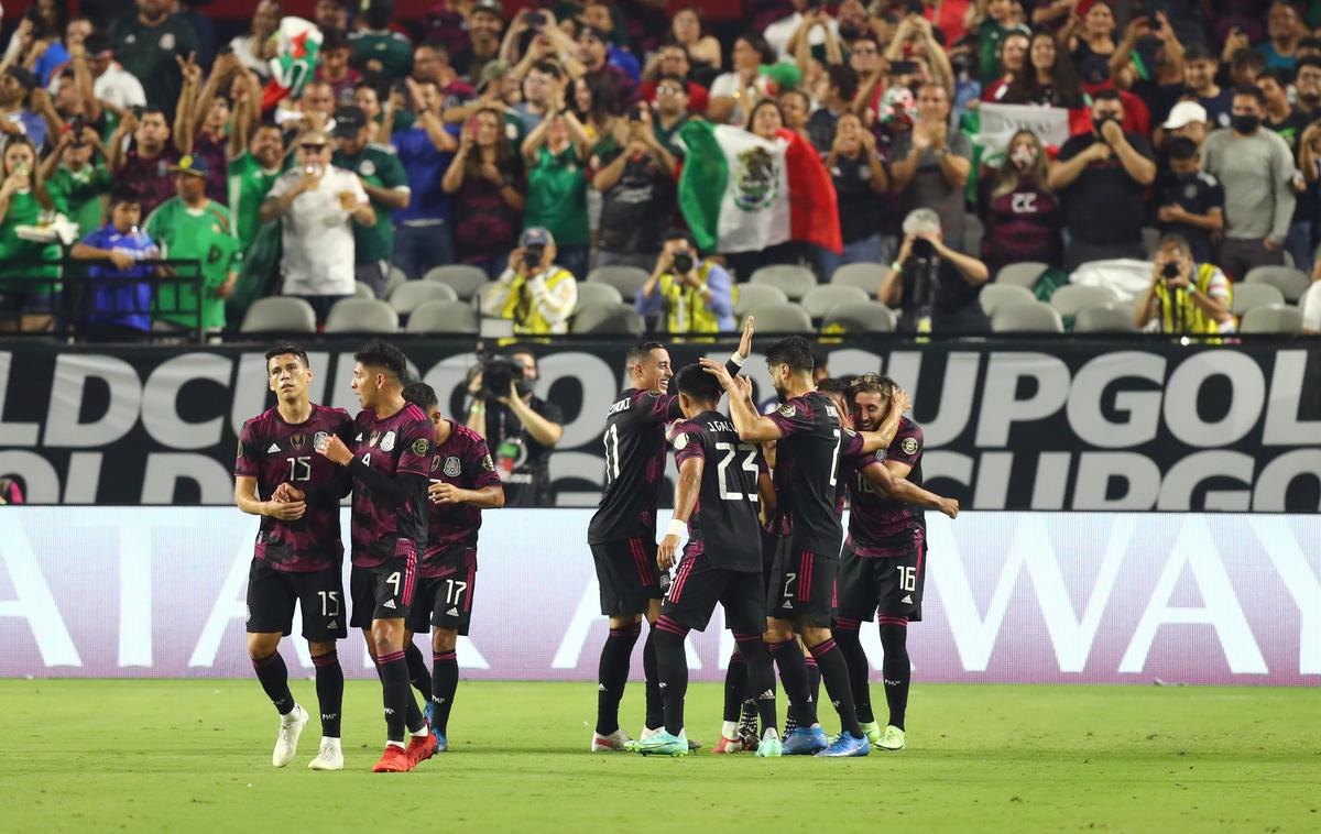 Mehika zlati pokal | Mehičani so se z zanesljivo četrtfinalno zmago uvrstili v polfinale. V tem jih čakajo gostje na prvenstvu iz Katarja. | Foto Reuters