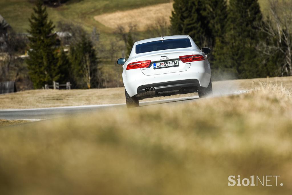 Veliki primerjalni test - PRIMA prestižna limuzina srednjega razreda: Audi A4, Alfa romeo giulia, BMW 3, Jaguar XE, Lexus IS300h, Mercedes-Benz C