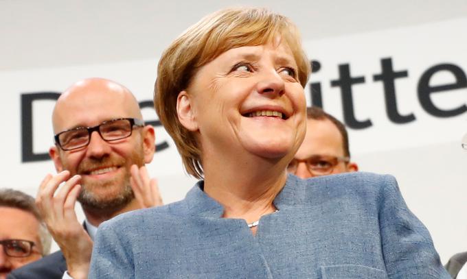Angeli Merkel se je po rezultatih volitev sicer smejalo, toda iskanje političnega ravnovesja bo tudi za izkušeno Nemko precejšen zalogaj. | Foto: Reuters