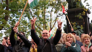 Orbanovega nasprotnika na protestu podprla množica ljudi #video