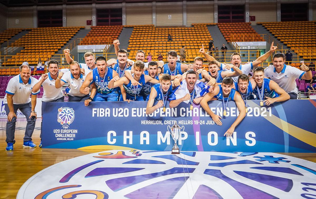 slovenska košarkarska reprezentanca U20 | Slovenska izbrana vrsta je v Grčiji pometla s tekmeci. | Foto FIBA