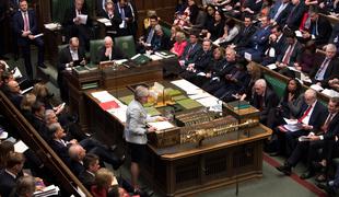 Britanski poslanci glasovali za večjo vlogo parlamenta v brexitu