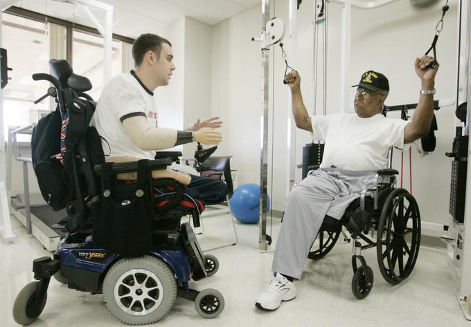 V nacionalnem vojaškem medicinskem centru Walter Reed skrbijo za rehabilitacijo številnih hudo poškodovanih vojakov. | Foto: Reuters