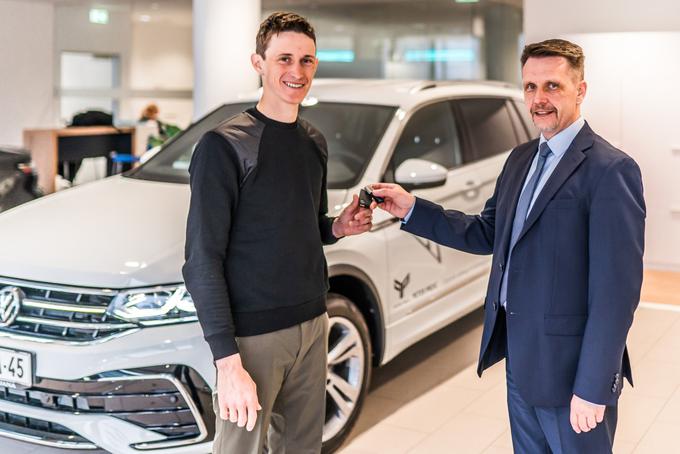 Peter Prevc in vodja prodaje Volkswagen pri Porsche Ljubljana, g. Miran Žerjav | Foto: Porsche Inter Auto