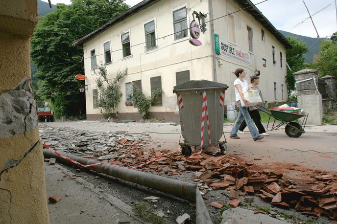 Potres v Posočju leta 2004 | Foto STA