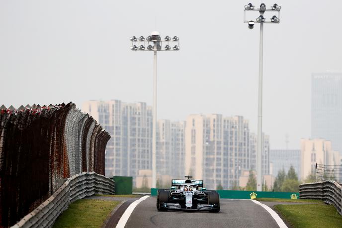 Kitajska F1 | Ljubitelji formule 1 bodo 19. aprila v Šanghaju prikrajšani za dirko. | Foto Reuters