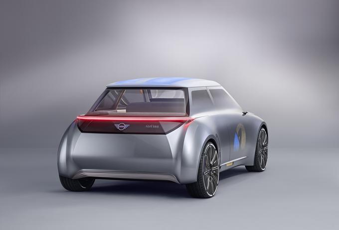 Futuristično vozilce bo seveda sposobno povsem avtonomne vožnje in se bo po uporabnika pripeljalo samo, potem pa bo videz, vozne karakteristike in povezljivost prilagodil potniku. | Foto: BMW