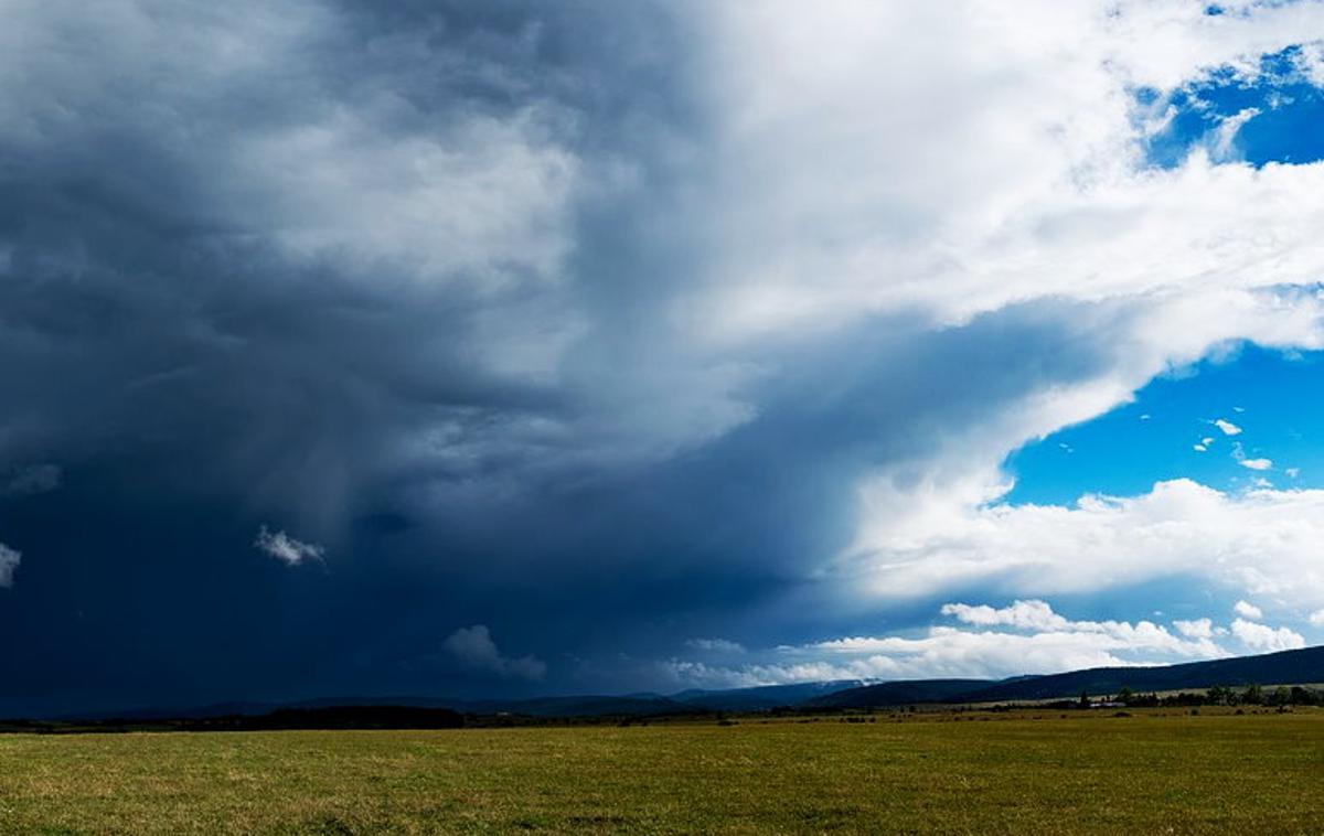 Vreme, Neurje, Oblaki, Nevihta, Nevihtni oblaki | Podnebni znanstveniki že dolgo opozarjajo, da bo vreme zaradi globalnega segrevanja postajalo vse bolj kaotično in nepredvidljivo. | Foto Pixabay