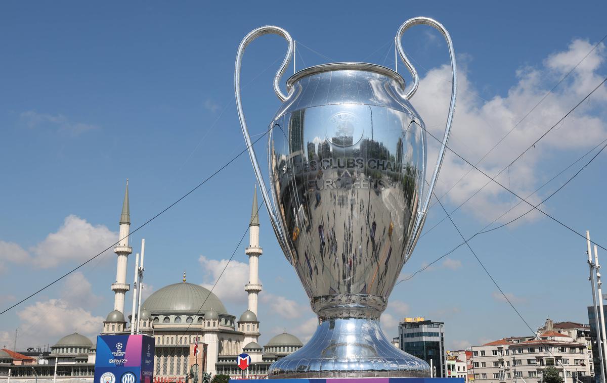 finale lige prvakov Istanbul | Finale lige prvakov je v Istanbul pritegnil kopico znanih osebnosti, tudi predsednika vlade Roberta Goloba in košarkarja Gorana Dragića. | Foto Guliverimage