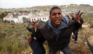 Na Lampedusi upor migrantov