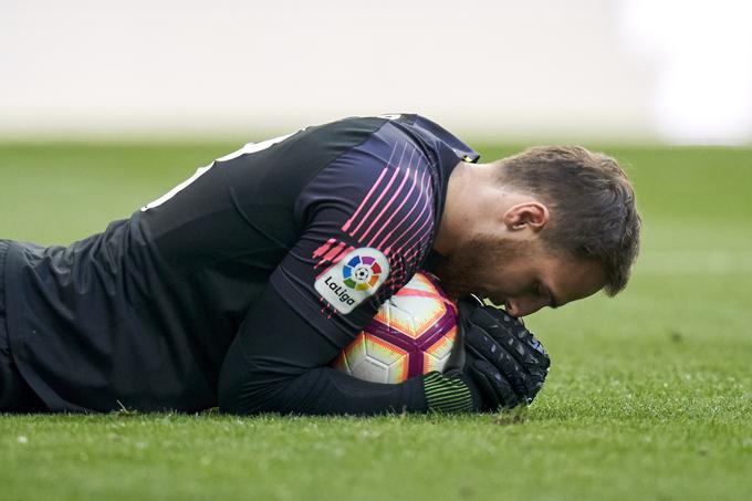 Jan Oblak lani ni branil za Slovenijo, ko je izgubila v Celovcu (0:3). Bo prihodnji mesec drugače? | Foto: Getty Images