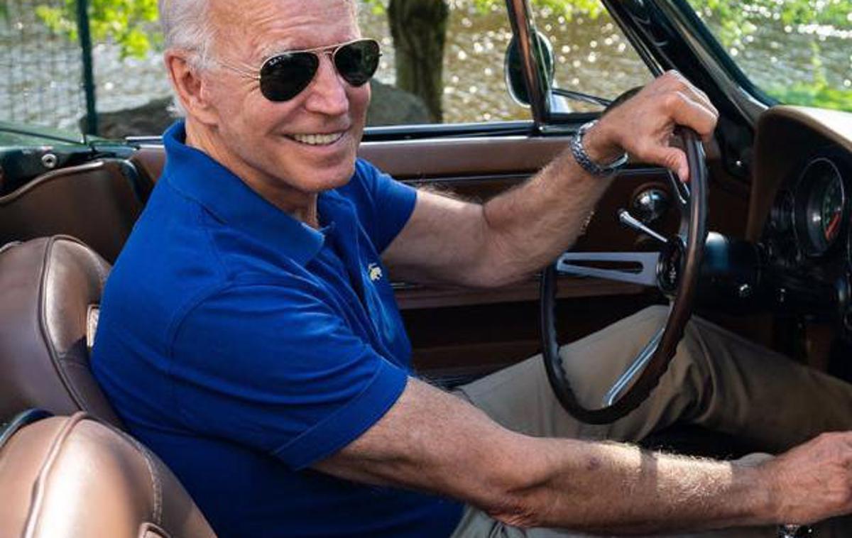 Joe Biden chevrolet corvette | Joe Biden za volanom svojega najljubšega avtomobila - chevrolet corvette stingray iz leta 1967 | Foto Adam Schultz za Joe Biden