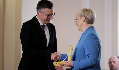 Pirc Musarjeva odlikovala zaslužne za vstop Slovenije v EU in Nato #foto