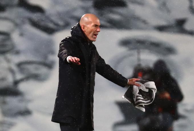 Zinedine Zidane je bil bolj zadovoljen z izvedbo v drugem kot pa prvem polčasu. | Foto: Reuters