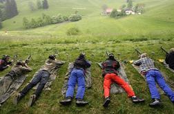 Oborožena Švica: Orožarska kultura, ki deluje?