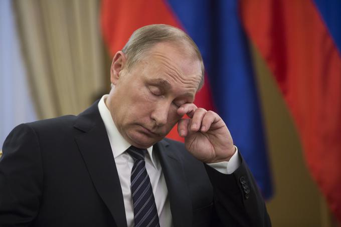Ruski predsednik Putin je opozoril predvsem na velik padec gospodarskega sodelovanja z EU. Blagovna menjava med Rusijo in EU je s 400 milijard evrov padla na 224 milijard evrov. | Foto: Matej Leskovšek