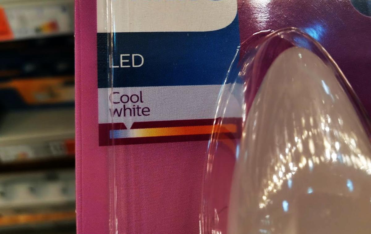 Žarnice, LED, sijalke LED | Žarnice, ki na embalaži oznanjajo, da svetijo s hladno belo svetlobo, po ugotovitvah francoskih znanstvenikov niso najboljša izbira, če želimo oči čim dlje ohraniti pri zdravju. | Foto Matic Tomšič