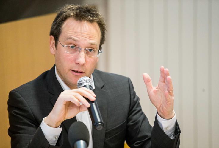 Jaklič je avtor knjige Ustavni pluralizem v EU (Constitutional Pluralism in the EU), ki jo je izdala založba Oxford University Press. | Foto: Vid Ponikvar