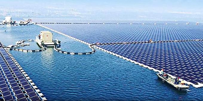 Plavajoča solarna farma v Huainanu je z 40 MW moči največja solarna tovarna na svetu. | Foto: YouTube