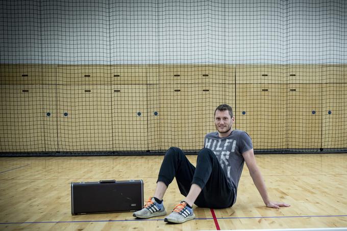 Fizioterapevti so z njegovim okrevanjem zelo zadovoljni. "Tudi gibljivost noge je zelo dobra. Vaje opravljam brez bolečine, tako da sem res optimist."  | Foto: Ana Kovač
