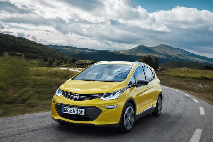 Opel ampera-e, ki je sestrsko vozilo chevrolet bolta, je danes najbolj konkurenčen serijski električni avtomobil na trgu. | Foto: Opel