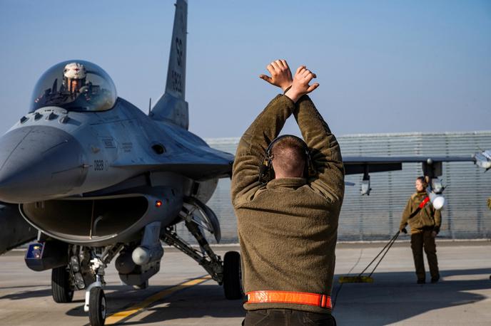 F-16 | Po smrtonosnem napadu na ameriško oporišče 28. januarja v Jordaniji so ZDA silovito odgovorile in sprožile niz napadov proti domnevno proiranskim skupinam v Siriji in Iraku. | Foto Reuters