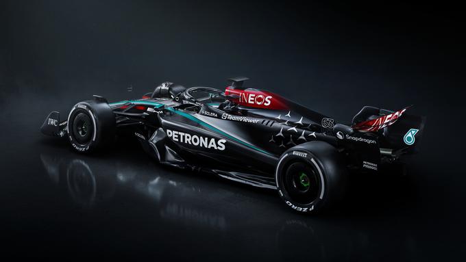 Lewis Hamilton in George Russell bosta letos dirkala s tole "srebrno" puščico W15. | Foto: Guliverimage