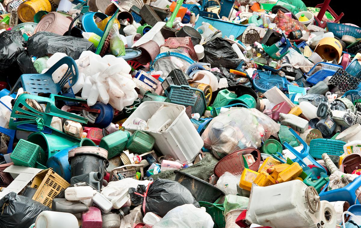 Odpadki | Na italijanski strani meje naj bi nezakonito končali tudi odpadki iz zapuščenega območja pri Borovnici. | Foto STA