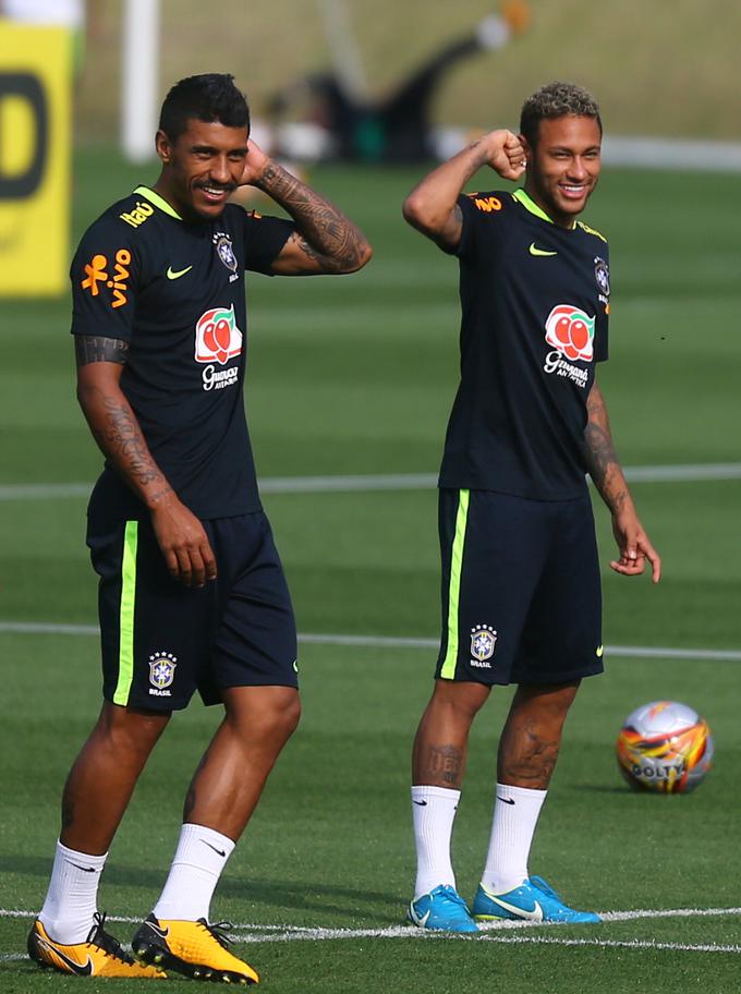 Paulinho in Neymar na treningu brazilske reprezentance. | Foto: Reuters