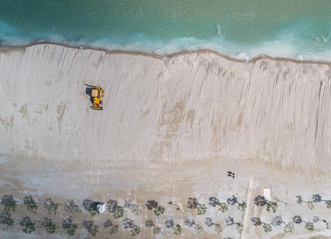 Prazne hrvaške plaže, ki jih v tem času nismo vajeni. | Foto: Reuters