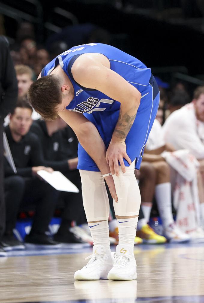 Dončić, ko je na zadnji tekmi začutil bolečino v mečni mišici. | Foto: AP / Guliverimage