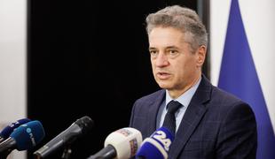 Vlada razrešila generalnega sekretarja Gojkoviča