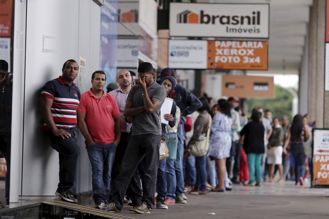 Brezposelnost v največji latinskoameriški državi znaša 11,2 odstotka in še kar narašča. | Foto: Reuters