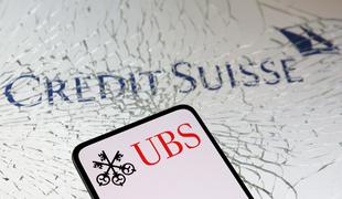 UBS med pripravami na prevzem Credit Suisse prepolovila dobiček