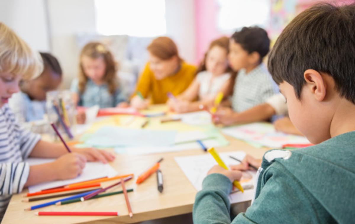 otroci šola | Koalicija se je načeloma uskladila o vprašanju financiranja zasebnih osnovnih šol. | Foto Getty Images