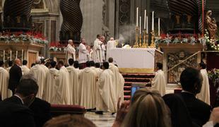 Slovenski škofje s slovesno mašo v baziliki sv. Petra sklenili obisk Vatikana