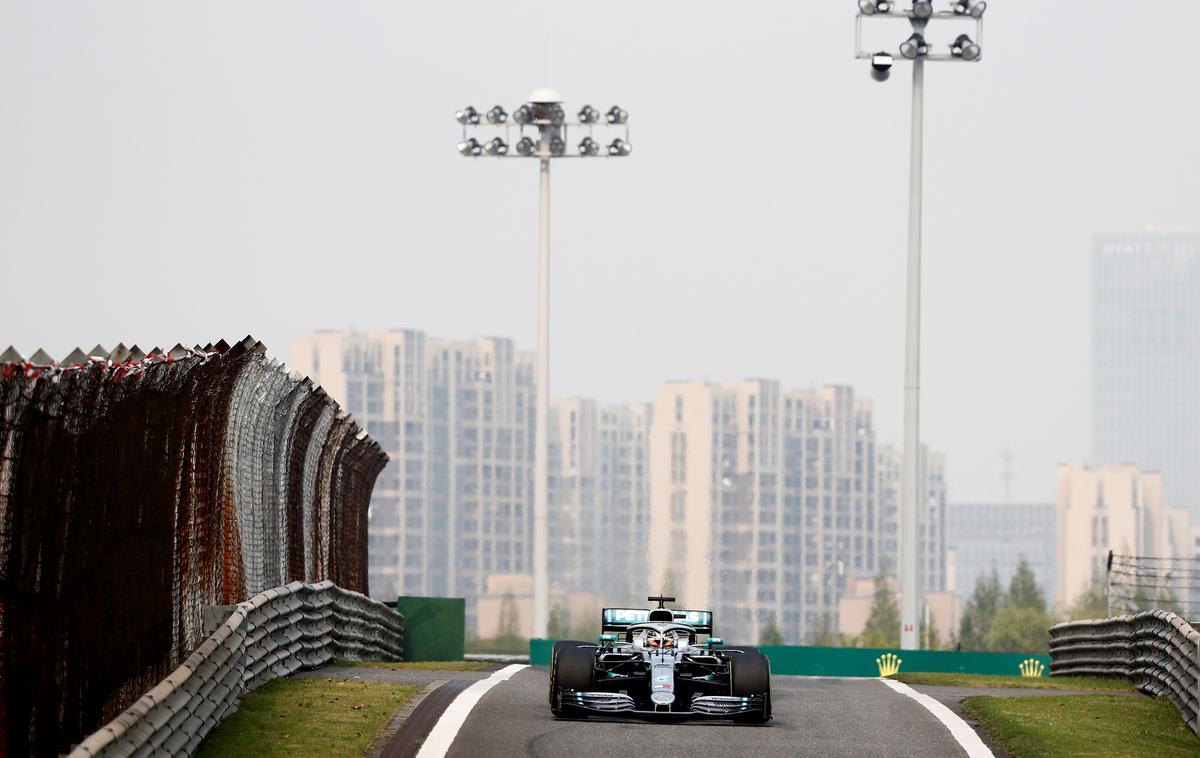Kitajska F1 | Ljubitelji formule 1 bodo 19. aprila v Šanghaju prikrajšani za dirko. | Foto Reuters