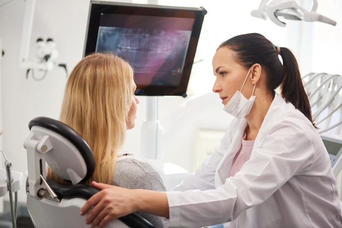 zobobol-obisk-zobozdravnika | Zobozdravniki paciente opozarjajo, da bo dostopnost do endodontskih storitev v prihodnje otežena.