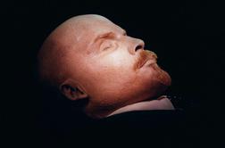 Pijan moški poskušal ukrasti balzamirano truplo Vladimirja Lenina